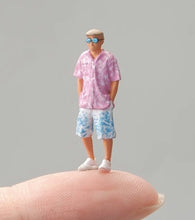 Load image into Gallery viewer, 1:64 Painted Figure Mini Model Miniature Resin Diorama Sand Pink Shirt Man Toy New