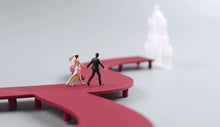 Load image into Gallery viewer, 1:64 Painted Figure Model Miniature Resin Diorama Sand Wedding Couple Lovers NEW