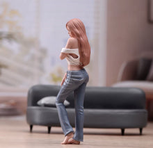 Load image into Gallery viewer, 1:24 Painted Figure Model Miniature Resin Diorama Off Shoulder Top Lady Woman B