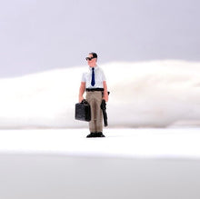 Load image into Gallery viewer, 1:64 Painted Figure Model Miniature Resin Diorama Sand Man Carrying Briefcase New