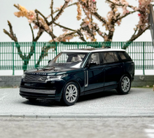 Load image into Gallery viewer, LCD 1:64 Green 2022 Range Rover Luxury SUV Sports Model Diecast Metal Car New Collection