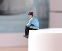 Load image into Gallery viewer, 1:64 Painted Figure Model Miniature Resin Diorama Toy Casual Man Sitting Sand