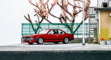 Load image into Gallery viewer, SW 1:64 Red E24 635 CSI Couple Classic Sports Model Diecast Metal Car New