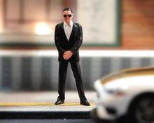 Load image into Gallery viewer, 1:64 Painted Figure Model Miniature Resin Diorama Sand Six Killers Man Lady Set