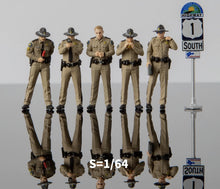 Load image into Gallery viewer, 1:64 Painted Figure Model Miniature Resin Diorama Sand Policeman Police Officers