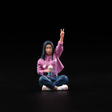 Load image into Gallery viewer, 1:64 Painted Unpainted Figure Model Miniature Resin Diorama Sand Toy Sporty Girl New