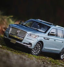 Load image into Gallery viewer, WTX 1:64 Blue Navigator L Full Sized SUV Sports Model Diecast Metal Car New Collection