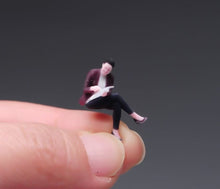 Load image into Gallery viewer, 1:64 Painted Figure Model Miniature Resin Diorama Toy Office Lady Business Woman