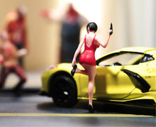 Load image into Gallery viewer, 1:64 Painted Figure Model Miniature Resin Diorama Toy Sand Hot Sexy Killer Lady