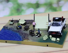 Load image into Gallery viewer, BM 1:64 1980 Hilux N60 N70 Diorama Accessory Figure Model Diecast Metal Car