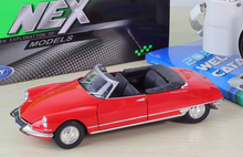 Load image into Gallery viewer, WELLY 1:24 DS 19 Cabriolet Convertible Sports Model Diecast Metal Car Display
