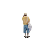 Load image into Gallery viewer, 1:64 Painted Figure Mini Model Miniature Resin Diorama Man Boy Casual Trendy Cap