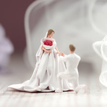 Load image into Gallery viewer, 1:64 Painted Figure Model Miniature Resin Diorama Wedding Couple Bride Groom Toy