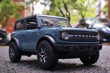 Load image into Gallery viewer, Maisto 1:24 2021 Blue FORD Bronco Badlands SUV Sports Model Diecast Metal Car BN