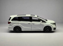Load image into Gallery viewer, Masdi 1:64 White Odyssey RC3 Mini Van MPV Sports Model Diecast Metal Car New Collection