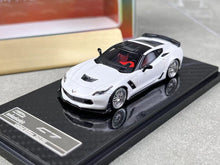 Load image into Gallery viewer, YM 1:64 White Corvette C7 Bagged Muscle Sports Model Diecast Resin Car New