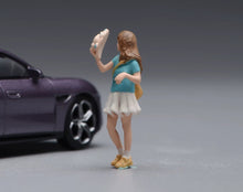 Load image into Gallery viewer, 1:64 Painted Figure Model Miniature Resin Diorama Toy Sand Pretty Girl With Hat