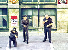 Load image into Gallery viewer, 1:64 Painted Figure Mini Model Miniature Resin Diorama Sand Toy Policeman Police New