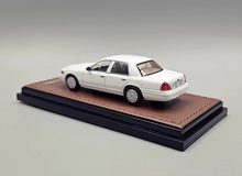 Load image into Gallery viewer, GOC 1:64 White Crown Victoria EN114 Street Package Model Diecast Metal Car New