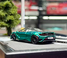 Load image into Gallery viewer, CM 1:64 Green Carbon 765LT Racing Sports Model Diecast Metal Car New Collection