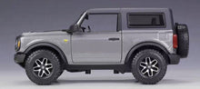 Load image into Gallery viewer, Maisto 1:24 2021 Grey FORD Bronco Badlands SUV Sports Model Diecast Metal Car BN