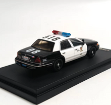 Load image into Gallery viewer, GOC 1:64 HEC LAPD Crown Victoria CV Police 518 Model Diecast Metal Car New Collection