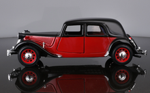 Load image into Gallery viewer, Bburago 1:24 1938 15 CV TA Classic Vintage Model Toy Diecast Metal Car BN