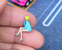 Load image into Gallery viewer, 1:64 Painted Figure Mini Model Miniature Resin Diorama Sand Trendy Fashion Girl