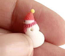Load image into Gallery viewer, 1:64 Painted Figure Mini Model Miniature Resin Diorama Sand Toy Snowman Set Cute