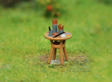 Load image into Gallery viewer, 1:64 Painted Figure Model Miniature Resin Diorama Sand Painter Artist Drawing Collection