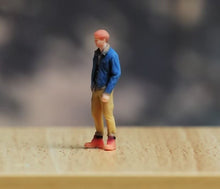 Load image into Gallery viewer, 1:64 Painted Figure Model Miniature Resin Diorama Sand Denim Casual Man Boy Toy