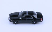 Load image into Gallery viewer, Greenlight 1:64 Black Crown Victoria CV Police Model Diecast Metal Car New Collection