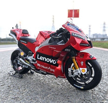Load image into Gallery viewer, Maisto 1:6 2022 GP Desmosedici #63 Racing Model Diecast Metal Motorcycle