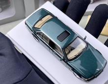 Load image into Gallery viewer, DCM 1:64 Green 1996-98 E38 L7 728il Luxury Sedan Model Diecast Metal Car New Collection