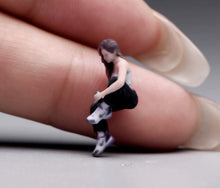 Load image into Gallery viewer, 1:64 Painted Figure Model Miniature Resin Sand Diorama Sporty Cool Girl Lady