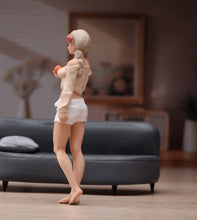 Load image into Gallery viewer, 1:24 Painted Figure Model Miniature Resin Diorama Fashion Short Brown Hair Woman