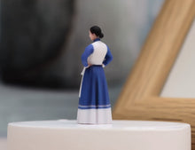 Load image into Gallery viewer, 1:64 Painted Figure Model Miniature Resin Diorama Sand Korean Traditional Lady