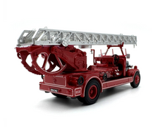Load image into Gallery viewer, 1:76 Red TLM Leyland Fire Engine Truck Classic Model Diecast Metal Car New Collection