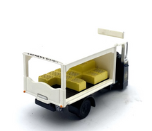Load image into Gallery viewer, 1:76 Milk Buoy Delivery Tricycle Vintage Model Diecast Metal Car