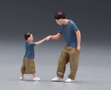 Load image into Gallery viewer, 1:64 Painted Figure Model Miniature Resin Diorama Toy Sand Father and Son Play