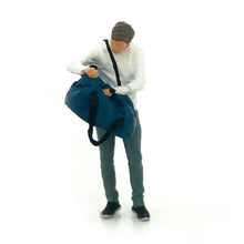 Load image into Gallery viewer, 1:64 Painted Figure Mini Model Miniature Resin Diorama Sand Man Flipping Bag TOY