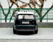 Load image into Gallery viewer, LCD 1:64 Green White Top Range Rover Luxury SUV Model Diecast Metal Car New Collection