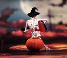 Load image into Gallery viewer, 1:64 Painted Figure Model Miniature Resin Diorama Toy Sand White Skull Hat