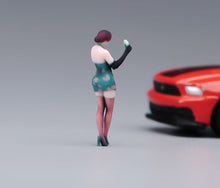 Load image into Gallery viewer, 1:64 Painted Figure Model Miniature Resin Diorama Beauty Lady Qipao Elegant Sand