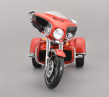 Load image into Gallery viewer, Maisto 1:12 2021 CVO TRI Glide Sports Model Toy Diecast Metal Motorcycle BN