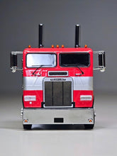 Load image into Gallery viewer, 1:64 596 HEC G1 Freightliner Container Truck Tractor Model Diecast Metal Car