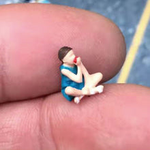 Load image into Gallery viewer, 1:64 Painted Figure Mini Model Miniature Resin Diorama Reading Story Girl Set