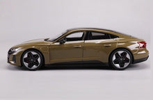 Load image into Gallery viewer, Bburago 1:18 2022 RS e-tron GT Racing Sports Model Toy Diecast Metal Car