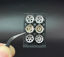 Load image into Gallery viewer, 1:64 Garage Repair Shop Display Scene Model Resin For Car New