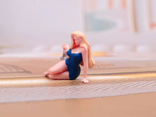 Load image into Gallery viewer, 1:24 Painted Figure Model Miniature Resin Diorama Blue Sexy Beauty High Heel